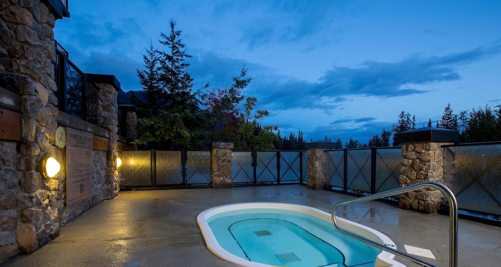 Glacier Mountaineer Lodge غولدن المظهر الخارجي الصورة