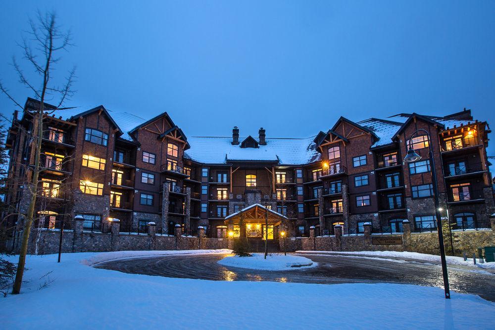 Glacier Mountaineer Lodge غولدن المظهر الخارجي الصورة