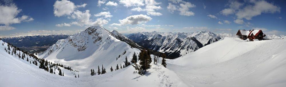 غولدن Glacier Mountaineer Lodge المظهر الخارجي الصورة